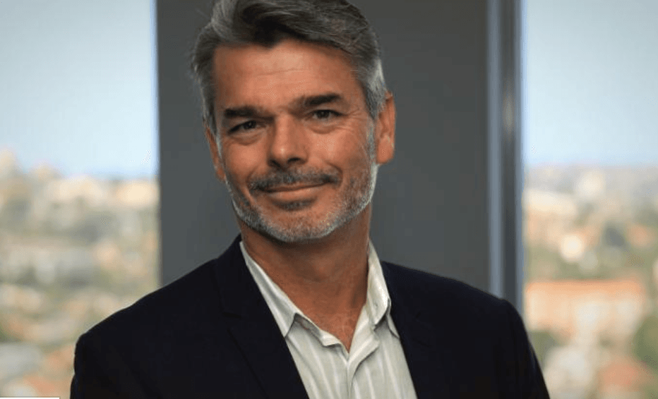 Stuart Snell
